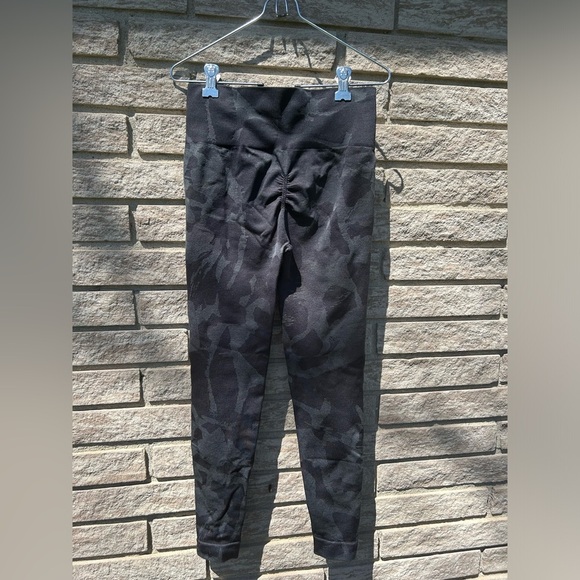 Gymshark Black and Grey Adapted State Leggings - Picture 5 of 5